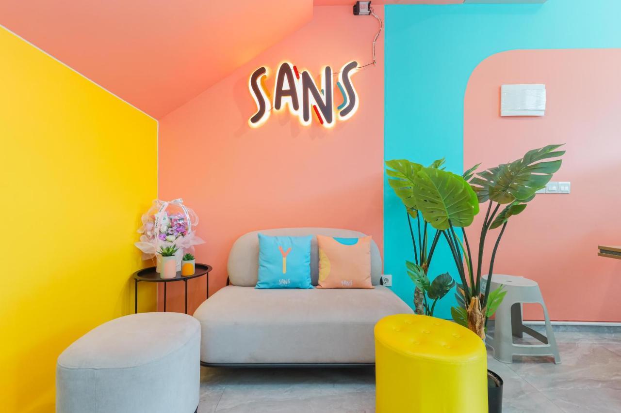 Sans Hotel Clover Ace Surabaya By Reddoorz ภายนอก รูปภาพ